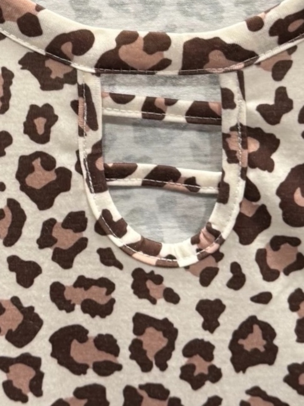 NWOT Lightweight Animal Print Halter Keyhole Tee PTP 21 - Picture 7 of 11